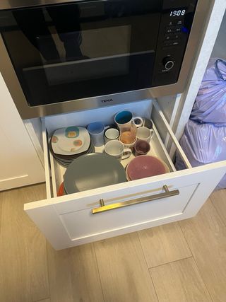 Muebles de cocina Ikea Savedal y encimera cuarzo