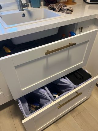 Muebles de cocina Ikea Savedal y encimera cuarzo
