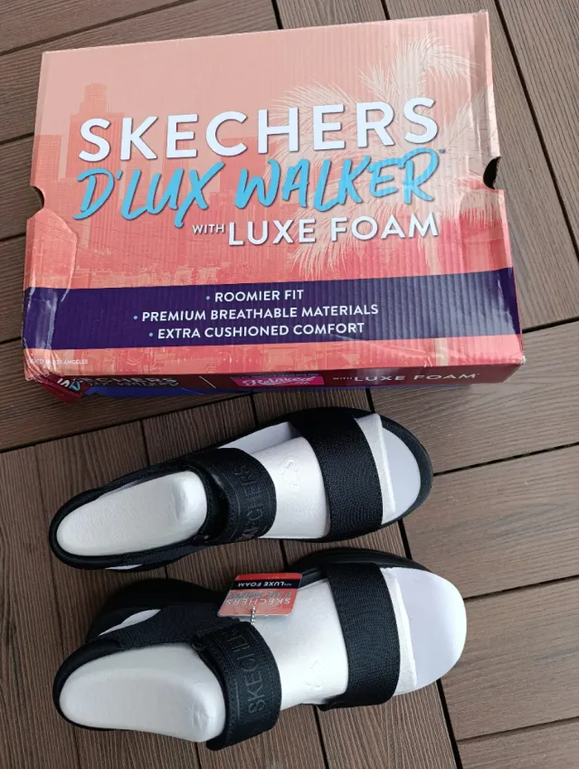 Sandalias Skechers D'Lux Walker Negras