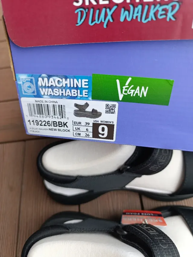 Sandalias Skechers D'Lux Walker Negras