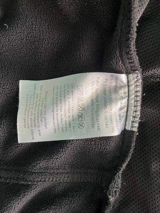 Chaqueta cortavientos negra