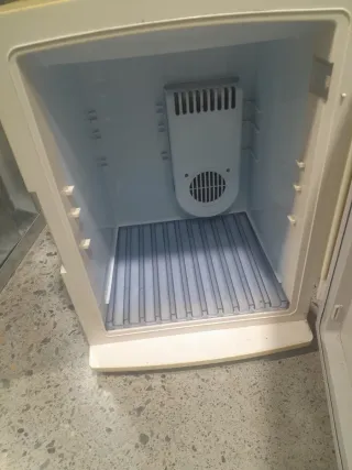 Frigorífico portátil con baterías y cargador