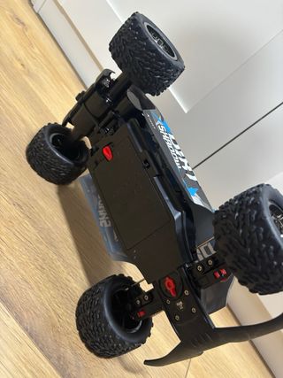Coche teledirigido X-MAXX DIRT SHADOW