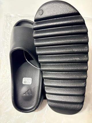 Chanclas Adidas Yeezy Slide Negras