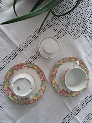 6 tazas y platos café flores Irabia