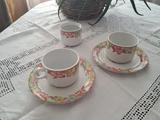 6 tazas y platos café flores Irabia