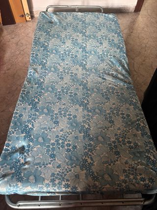 Cama plegable con colchón