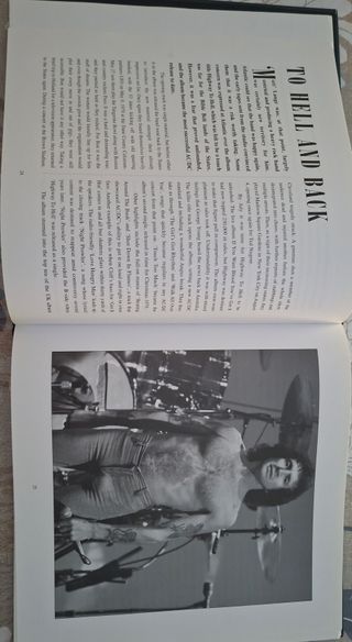 libro ACDC dirty deds by jeff perkins