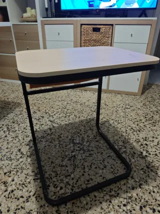 Mesa auxiliar madera y metal naranja