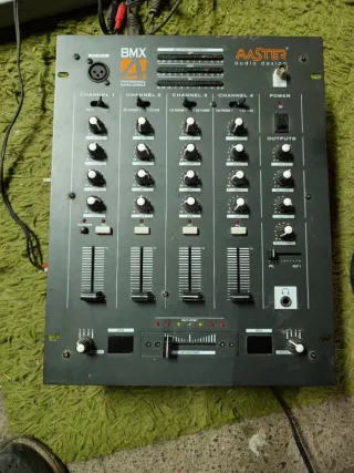 Mesa de Sonido Master Audio BMX 4
