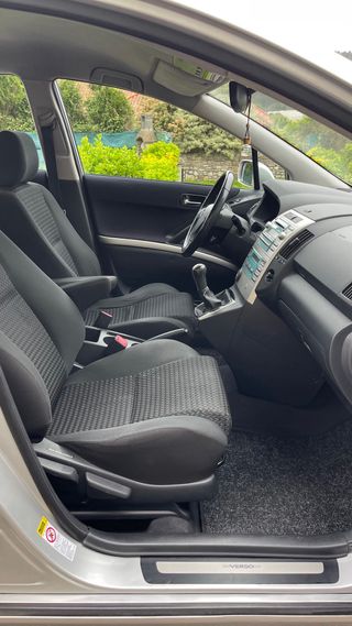 Impecable Toyota Corolla Verso 7 plazas 136cv