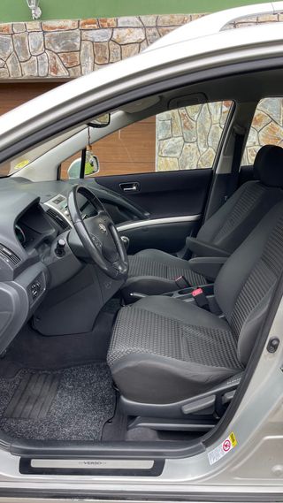 Impecable Toyota Corolla Verso 7 plazas 136cv