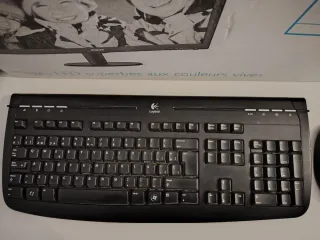 Monitor Philips V-line 21.5 LED + Teclado y Ratón