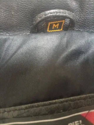 Chaqueta de piel negra talla M