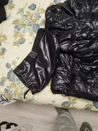 Chaqueta de plumas negra ultraligera