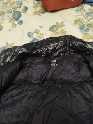 Chaqueta de plumas negra ultraligera