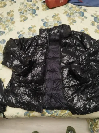 Chaqueta de plumas negra ultraligera