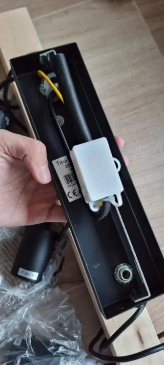 Lámpara SKLUM madera y metal negra