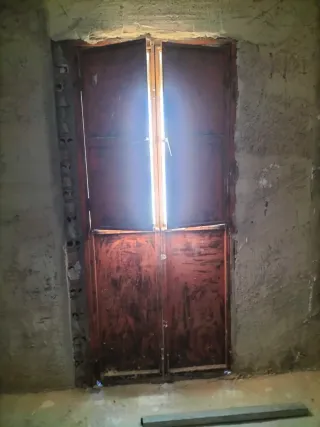 Puerta doble metálica 2.18m x 1m