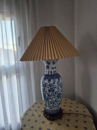 Lámpara de mesa cerámica azul y amarilla