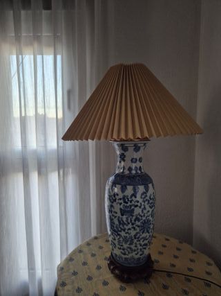Lámpara de mesa cerámica azul y amarilla
