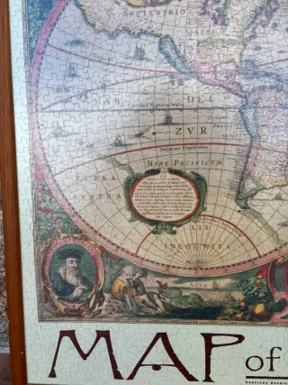 Mapa del Mundo Antiguo en puzzle con marco Madera
