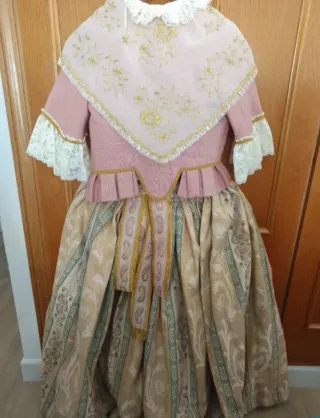 Traje de Fallera Rosa y Beige