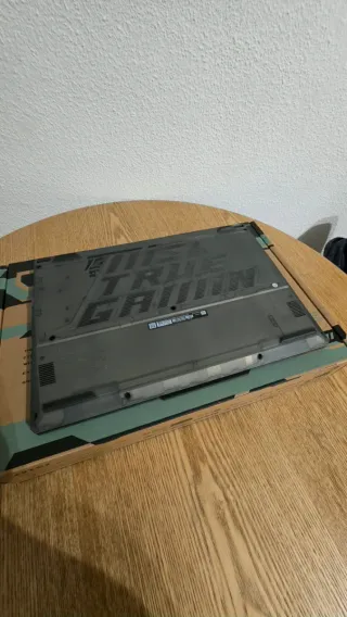 MSI Cyborg 15 RTX 4060 / i7 / 32GB RAM (Impecable)