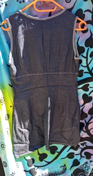 4 ABITI ESTIVI E 1 SALOPETTE CON SHORT: 1X2,5€