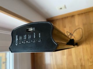 Barra de sonido envolvente negra