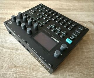 Elektron Digitone II + Decksaver, en garantía