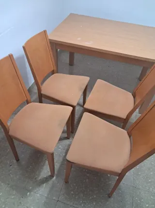 Mesa comedor y 4 sillas madera