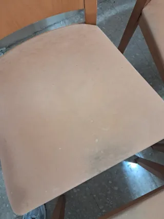 Mesa comedor y 4 sillas madera