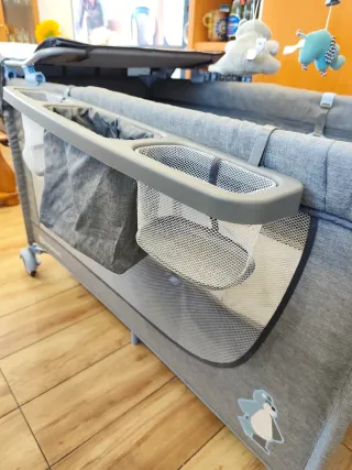 Cuna de viaje para bebé gris Kinberlikraft