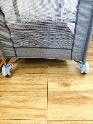 Cuna de viaje para bebé gris Kinberlikraft