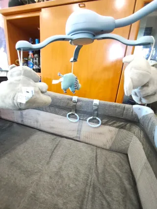 Cuna de viaje para bebé gris Kinberlikraft