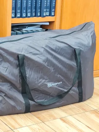 Cuna de viaje para bebé gris Kinberlikraft