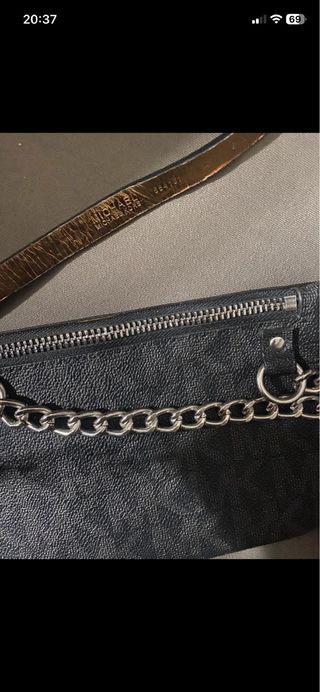 Riñonera Michael Kors Negra