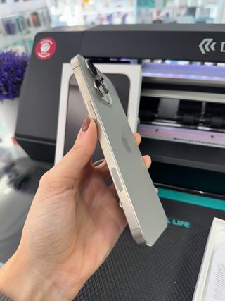 iPhone 16 Pro Max 256GB semi nuevo