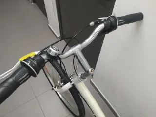 Bicicleta de paseo blanca
