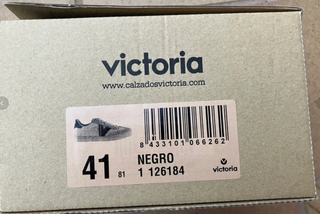 Zapatillas Victoria Blancas y Negras