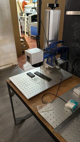 Maquina grabado laser fibra 50w. Con 3 lentes