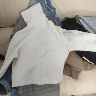 Ropa mujer Talla S/M diferentes prendas