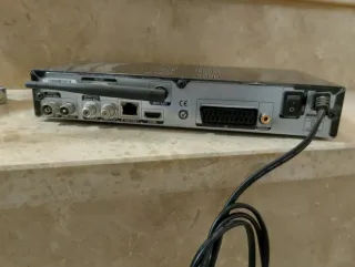 IRIS 9700 COMBO Decodificador Satélite