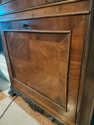 Bar antiguo marquetería singular