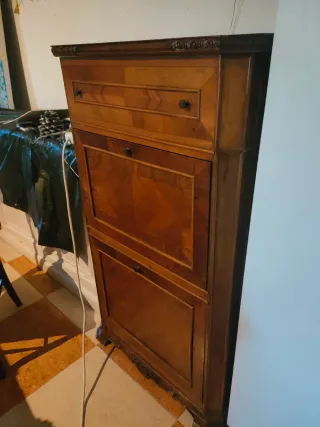 Bar antiguo marquetería singular