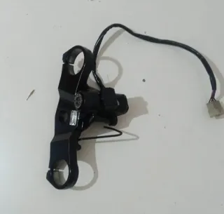 Tija Superior con Cerraduras Kawasaki ZX6R 636