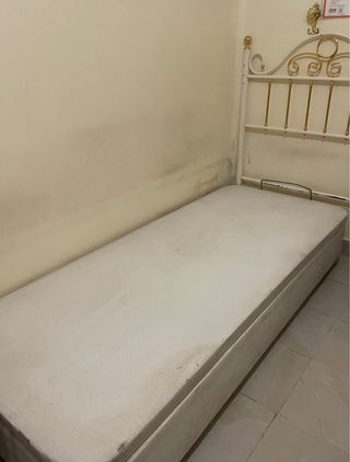 Dos canapes colchonesMesitas Noche Madera y Metal