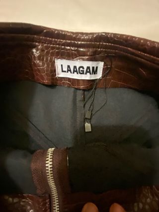 Pantalones Laagam efecto piel cocodrilo talla 36