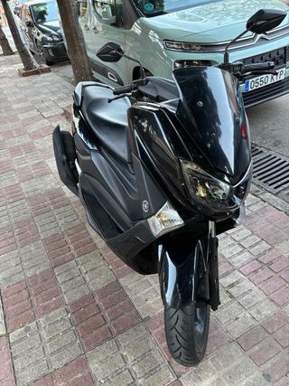 Yamaha NMAX 125cc Negra